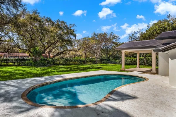 $3,500,000 | 6650 Southwest 127th Street, Pinecrest, FL 33156