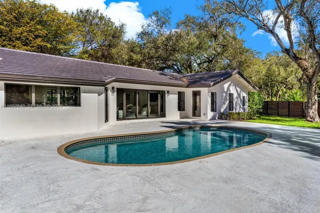 $3,500,000 | 6650 Southwest 127th Street, Pinecrest, FL 33156