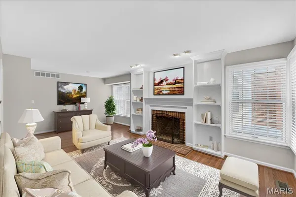 $255,000 | 1038 Brooksgate Manor Drive, Kirkwood, MO 63122