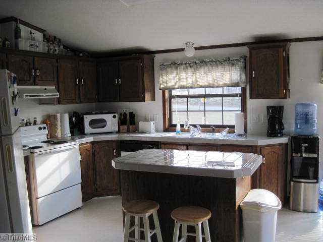 401 Setliff Road Reidsville, NC 27320 - Photo 3 of 9 Kitchen.