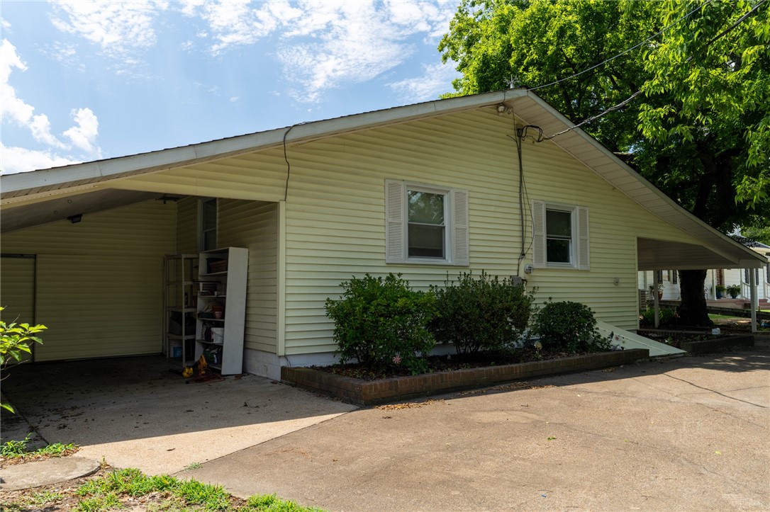 1419 Laurens Road Gloucester Point, VA 23062 - Photo 33 of 38 Gallery Image 33