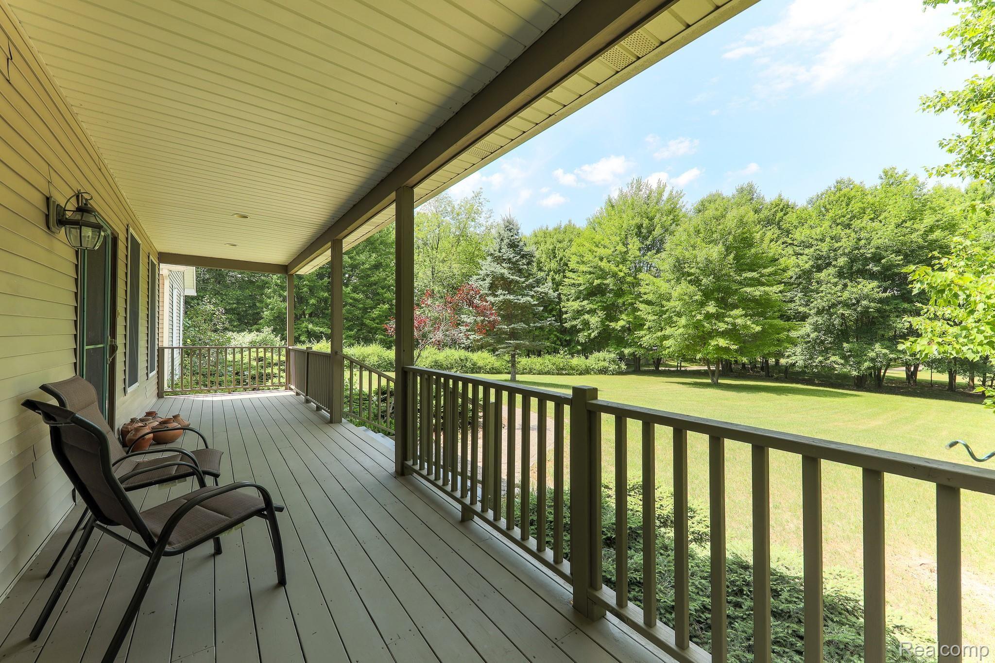 17529 Bowdish Road Gregory, MI 48137 - Photo 11 of 62 17529 Bowdish (9 of 65).jpg