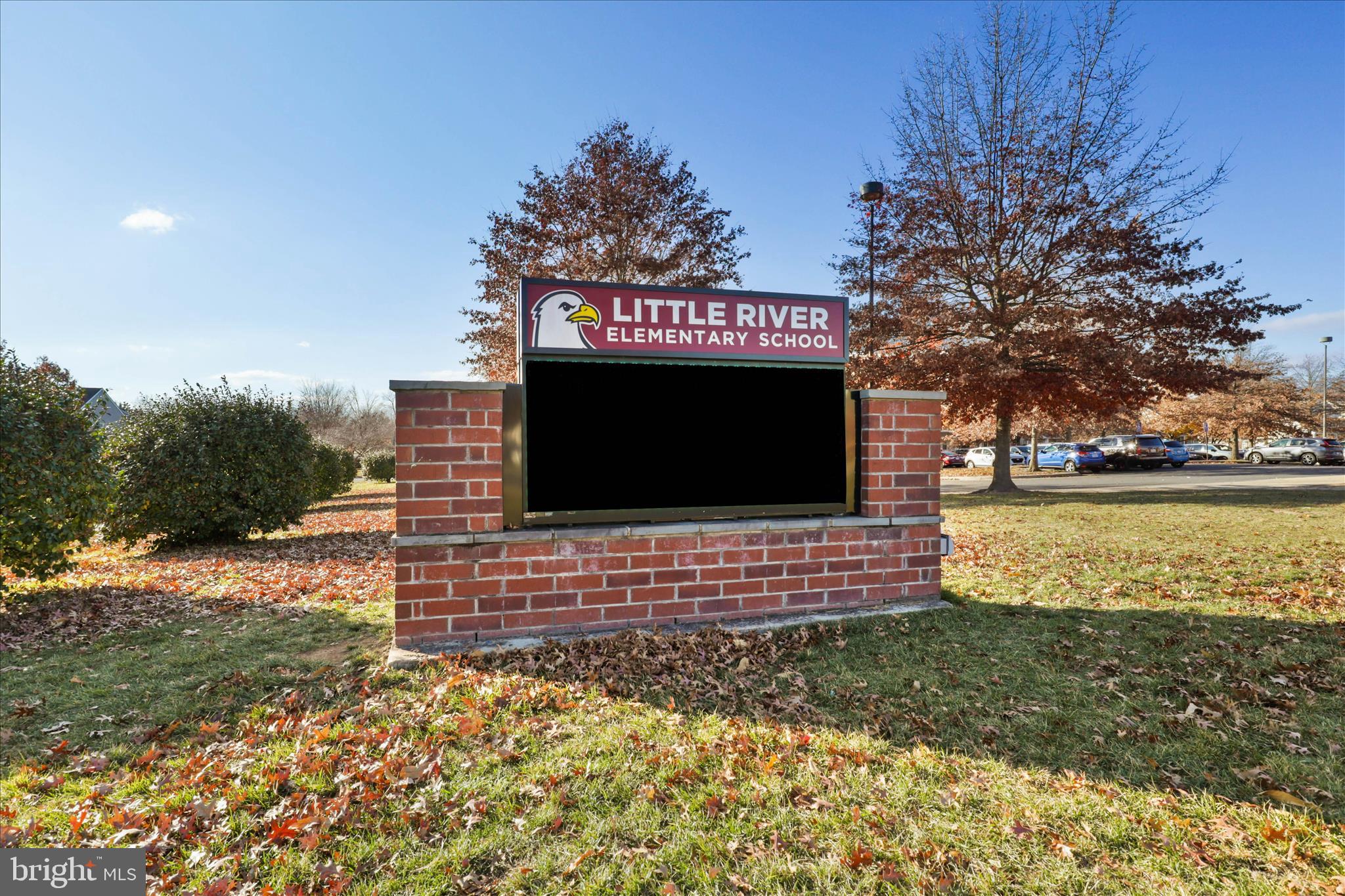 25352 Ripleys Field Drive Chantilly, VA 20152 - Photo 38 of 54 a sign on the side of the road