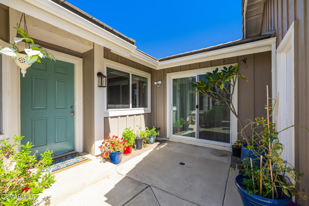 4507 North Ashtree Street Moorpark, CA 93021 - Photo 5 of 36