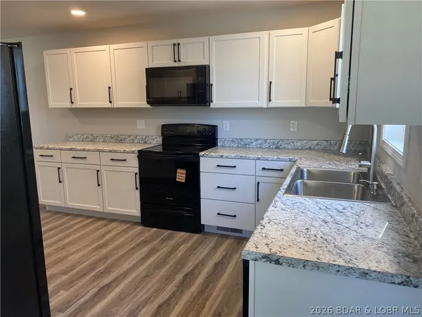 $399,900 | 324 3rd Street, Camdenton, MO 65020