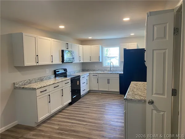 $399,900 | 324 3rd Street, Camdenton, MO 65020