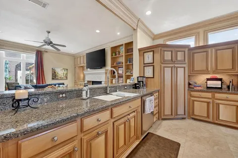$679,000 | 4627 Collinwood Avenue, Fort Worth, TX 76107