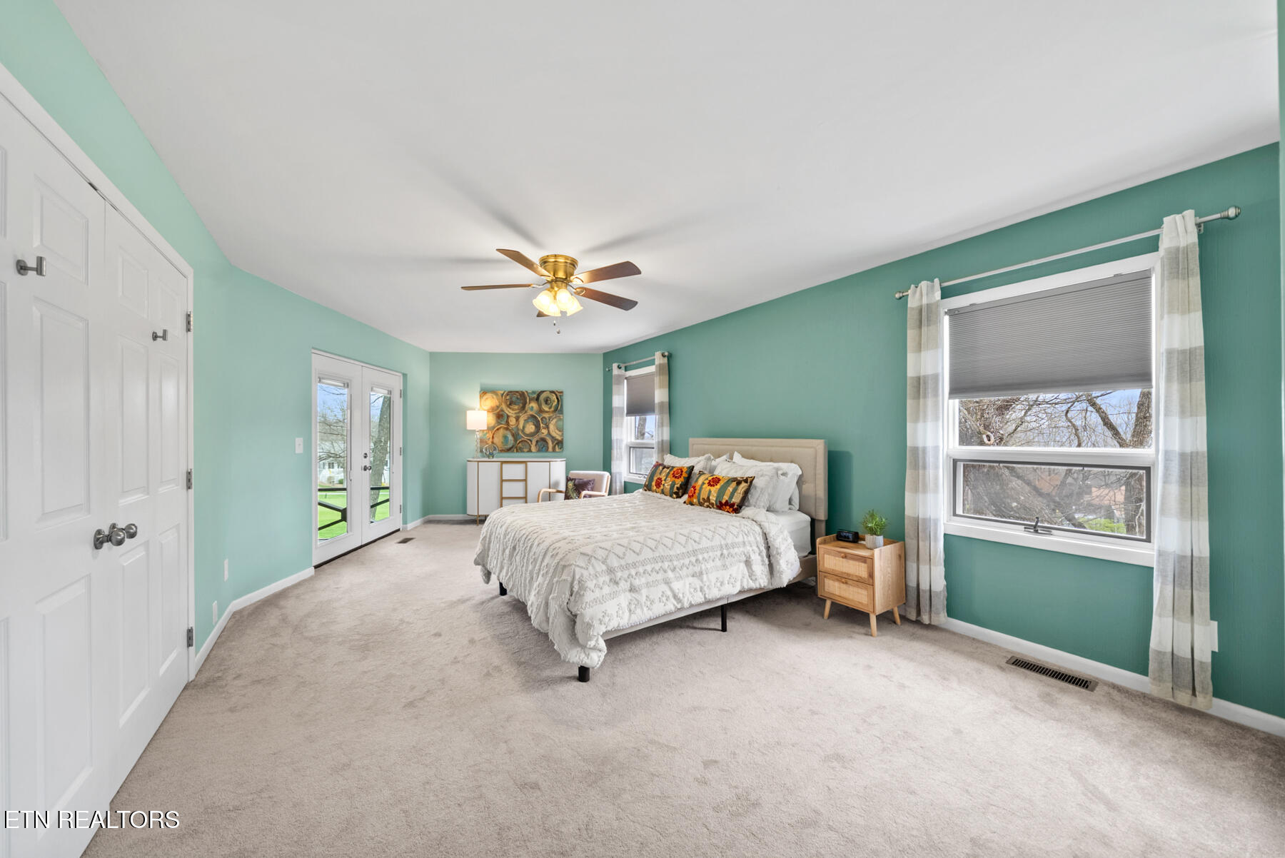 166 Baltusrol Road Crossville, TN 38558 - Photo 24 of 57 Spacious Main Bedroom