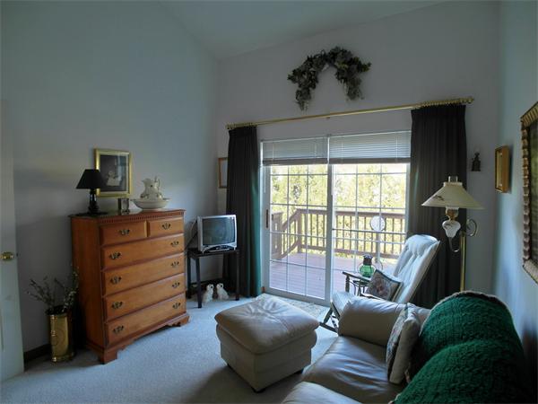 25 Castle Hills Road, Unit B Agawam, MA 01001 - Photo 14 of 20 Gallery Image 14