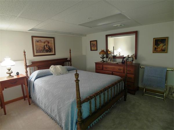 25 Castle Hills Road, Unit B Agawam, MA 01001 - Photo 15 of 20 Gallery Image 15