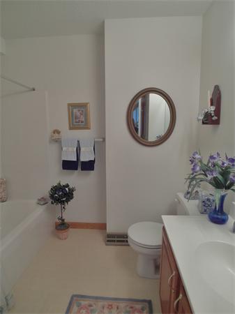 25 Castle Hills Road, Unit B Agawam, MA 01001 - Photo 10 of 20 Gallery Image 10