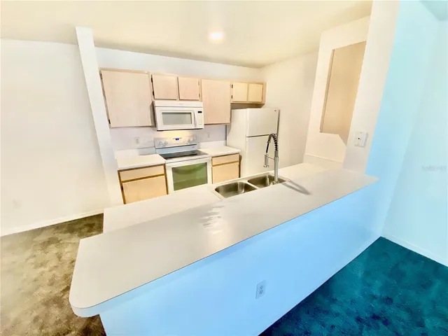 $1,450 | 5459 Vineland Road, Unit 4210, Orlando, FL 32811