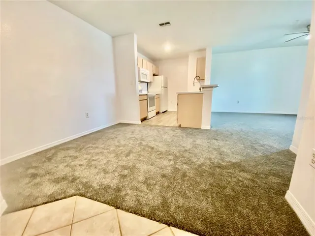 $1,450 | 5459 Vineland Road, Unit 4210, Orlando, FL 32811
