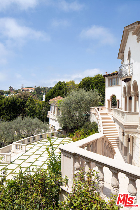 10539 Bellagio Road Los Angeles, CA 90077 - Photo 11 of 15