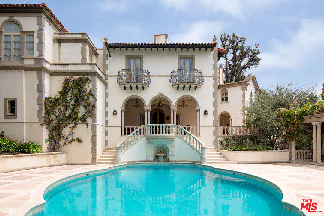 10539 Bellagio Road Los Angeles, CA 90077 - Photo 14 of 15