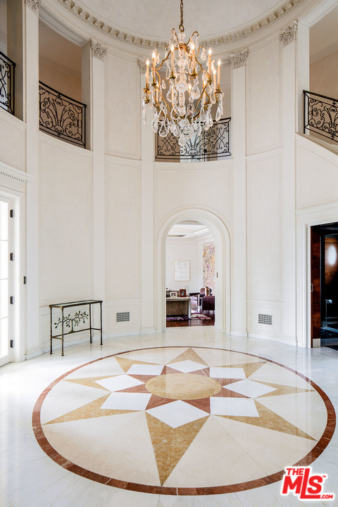 10539 Bellagio Road Los Angeles, CA 90077 - Photo 5 of 15