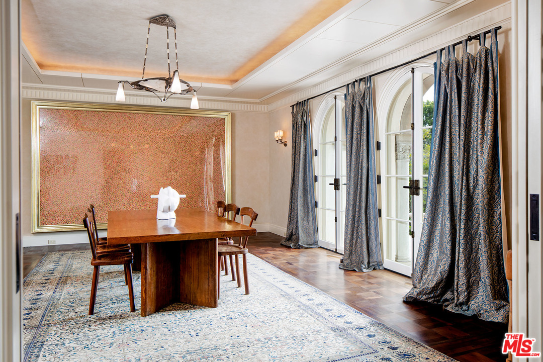 10539 Bellagio Road Los Angeles, CA 90077 - Photo 7 of 15