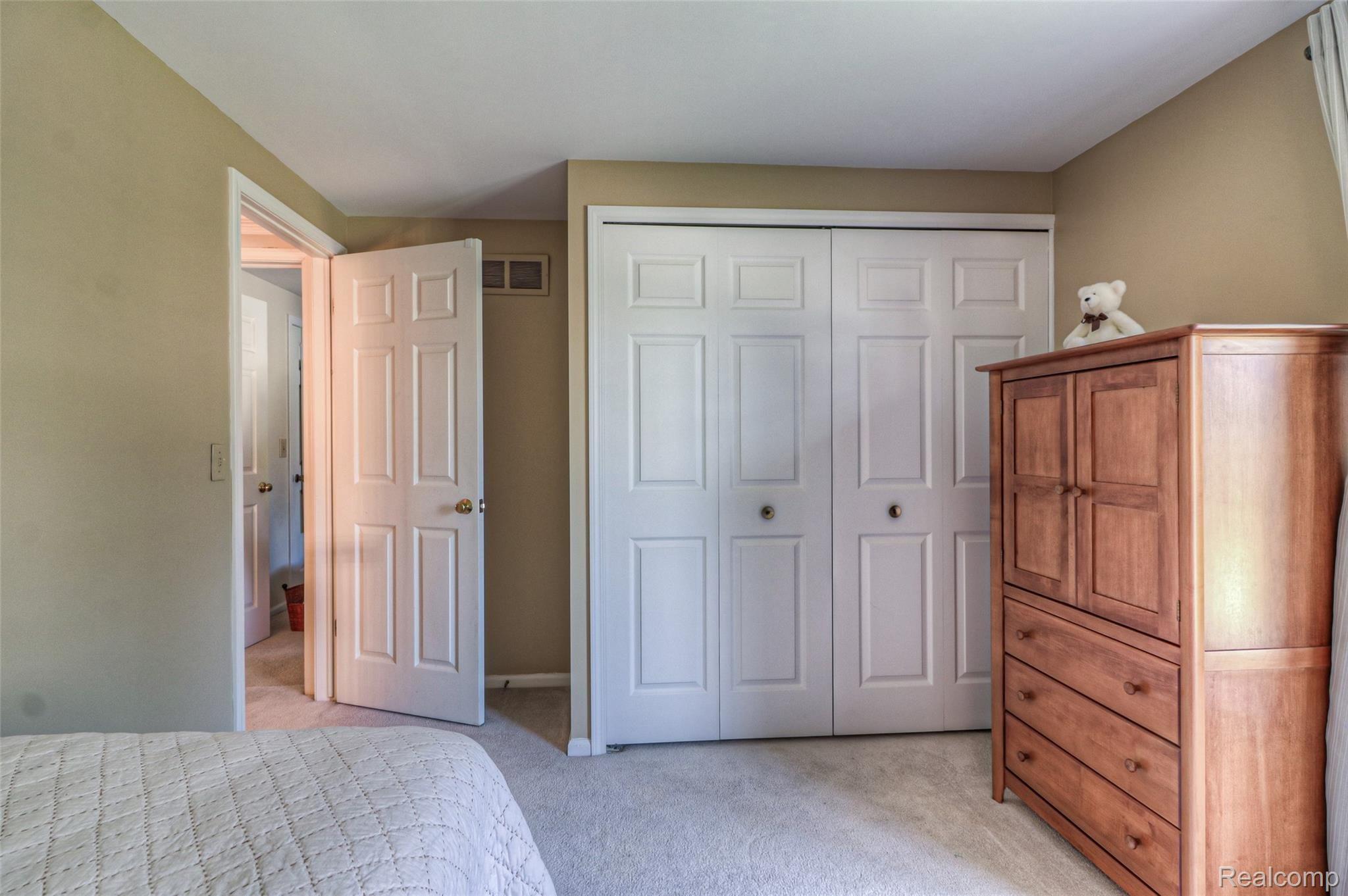 1107 Valley Stream Drive Rochester, MI 48309 - Photo 50 of 50 -53.jpg