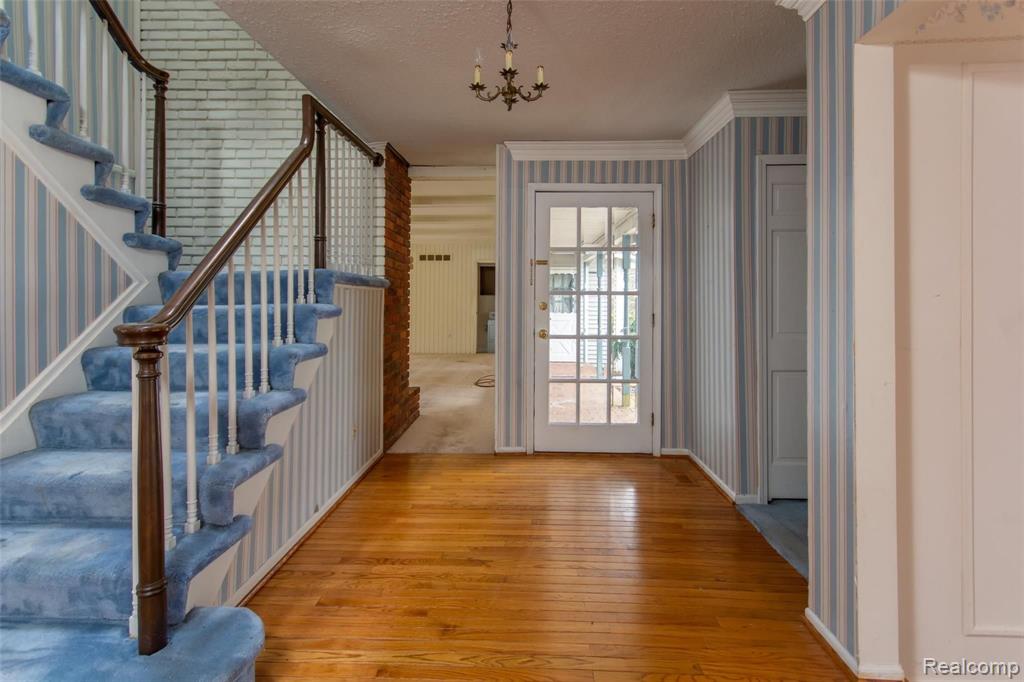 8475 Bridge Road Grosse Ile, MI 48138 - Photo 5 of 68