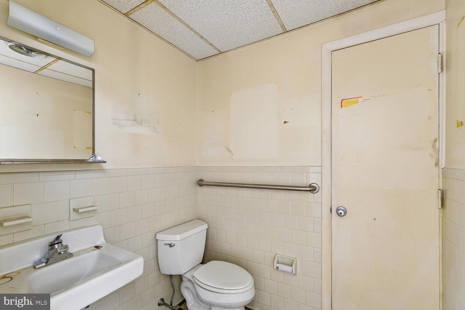 7933 Stevenson Road Baltimore, MD 21208 - Photo 38 of 74 Powder Room