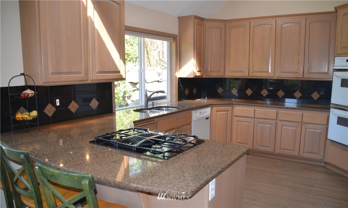 10214 Northeast 156th Place Bothell, WA 98011 - Photo 12 of 25 Gallery Image 12