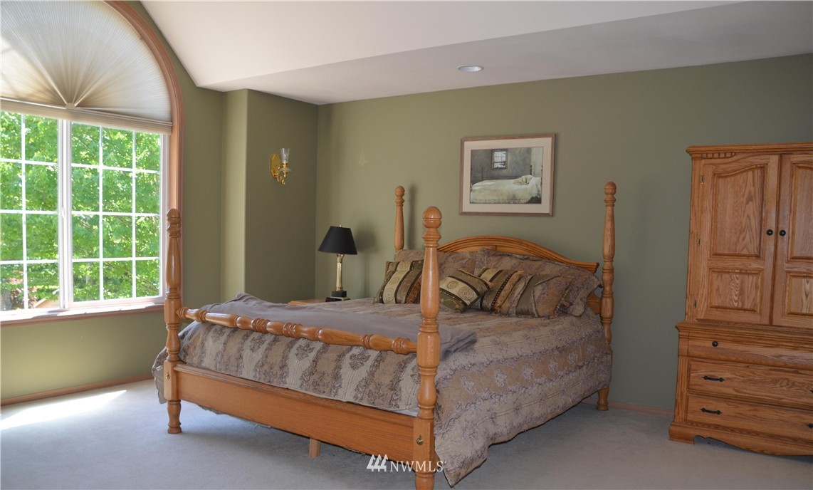 10214 Northeast 156th Place Bothell, WA 98011 - Photo 15 of 25 Gallery Image 15