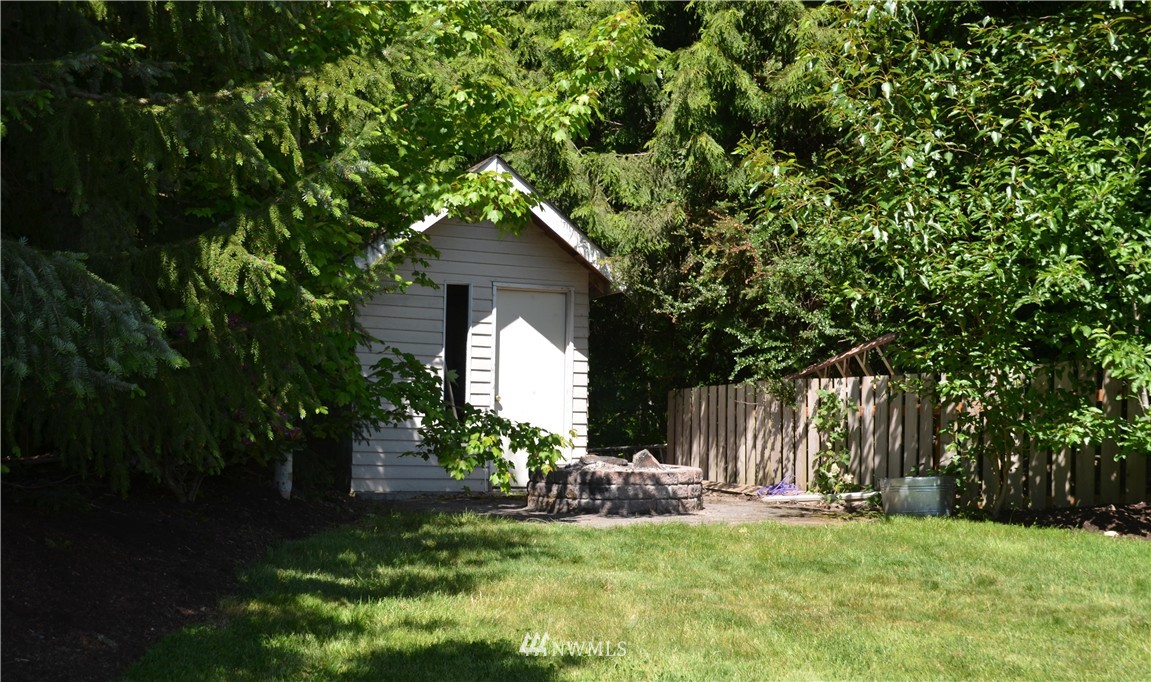 10214 Northeast 156th Place Bothell, WA 98011 - Photo 3 of 25 Gallery Image 3