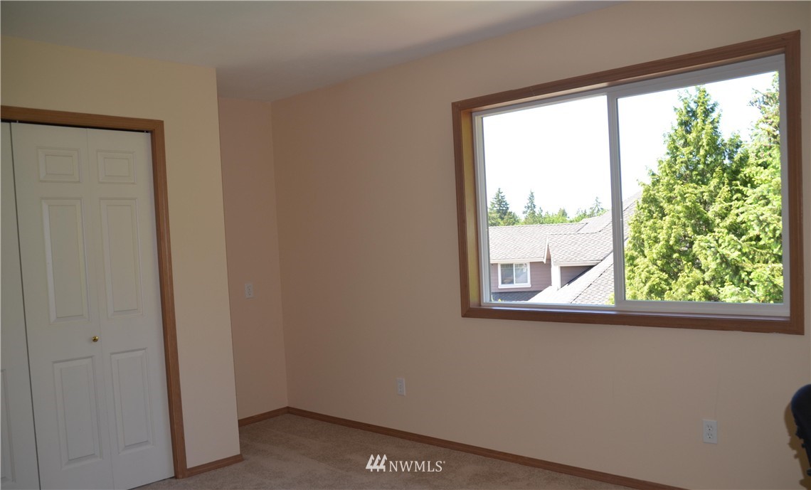 10214 Northeast 156th Place Bothell, WA 98011 - Photo 22 of 25 Gallery Image 22