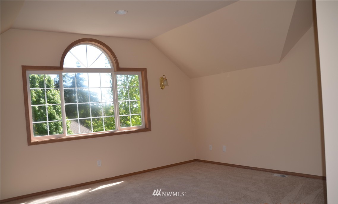 10214 Northeast 156th Place Bothell, WA 98011 - Photo 23 of 25 Gallery Image 23