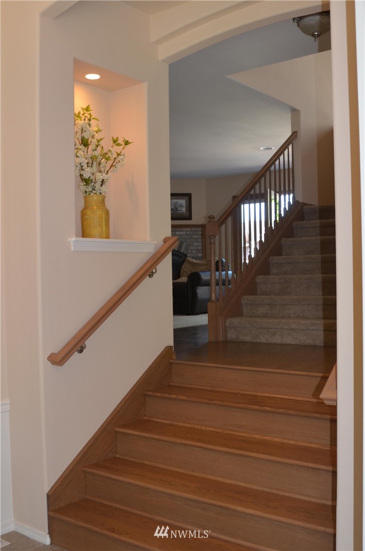 10214 Northeast 156th Place Bothell, WA 98011 - Photo 8 of 25 Gallery Image 8