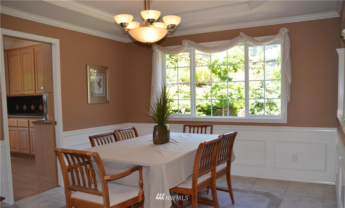 10214 Northeast 156th Place Bothell, WA 98011 - Photo 10 of 25 Gallery Image 10