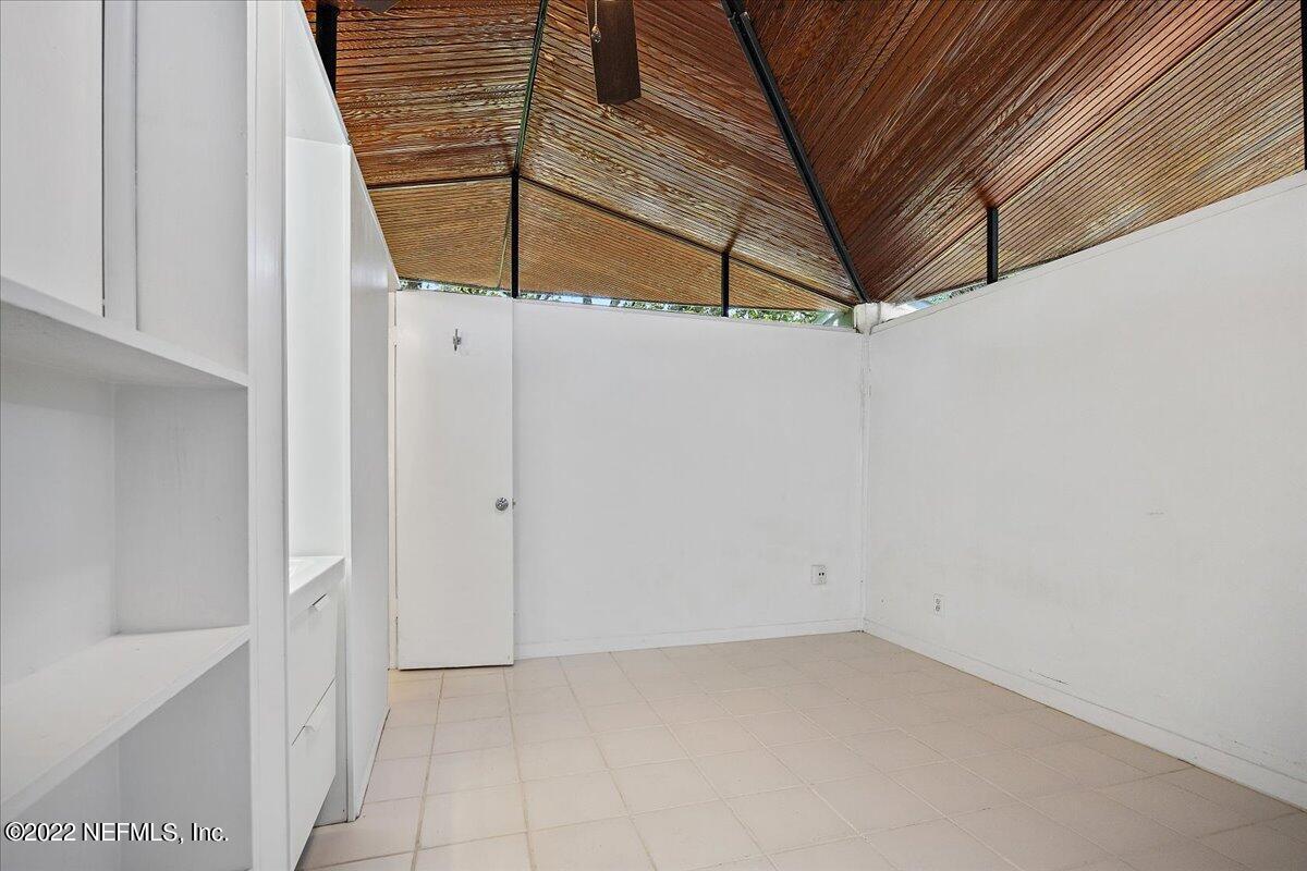 1613 Ocean Boulevard Atlantic Beach, FL 32233 - Photo 5 of 9 a view of a small room