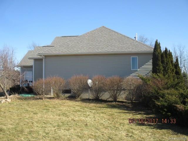5021 Stewart Road Lapeer, MI 48446 - Photo 6 of 49 IMG_4402.JPG