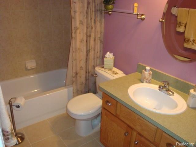 45667 Rathmore Drive Macomb, MI 48044 - Photo 13 of 21 pic12.jpg