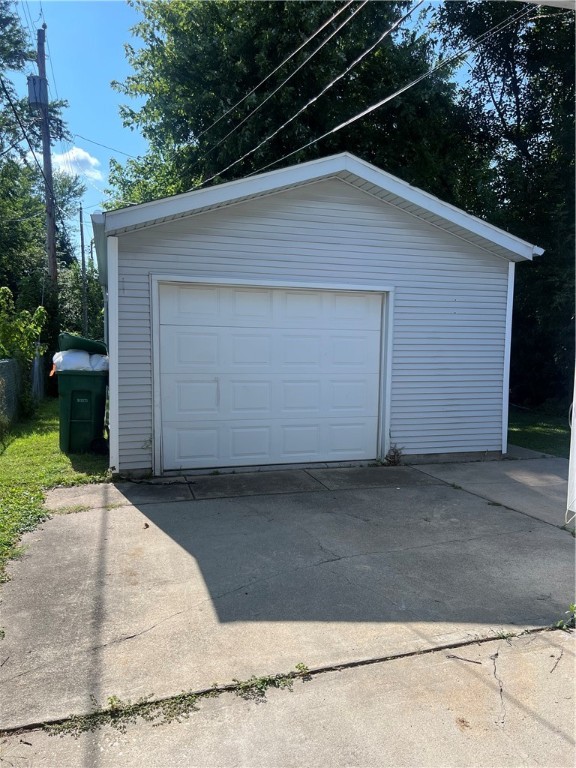 683 South 22nd Street Decatur, IL 62521 - Photo 3 of 23