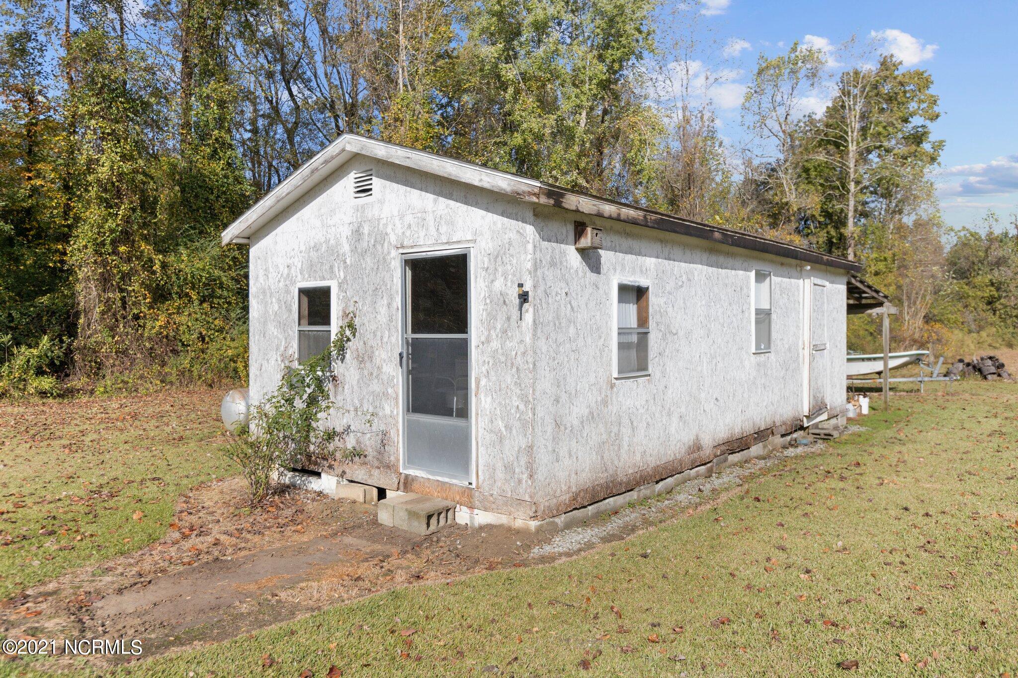 1125 East Barr Road Chocowinity, NC 27817 - Photo 35 of 37 14
