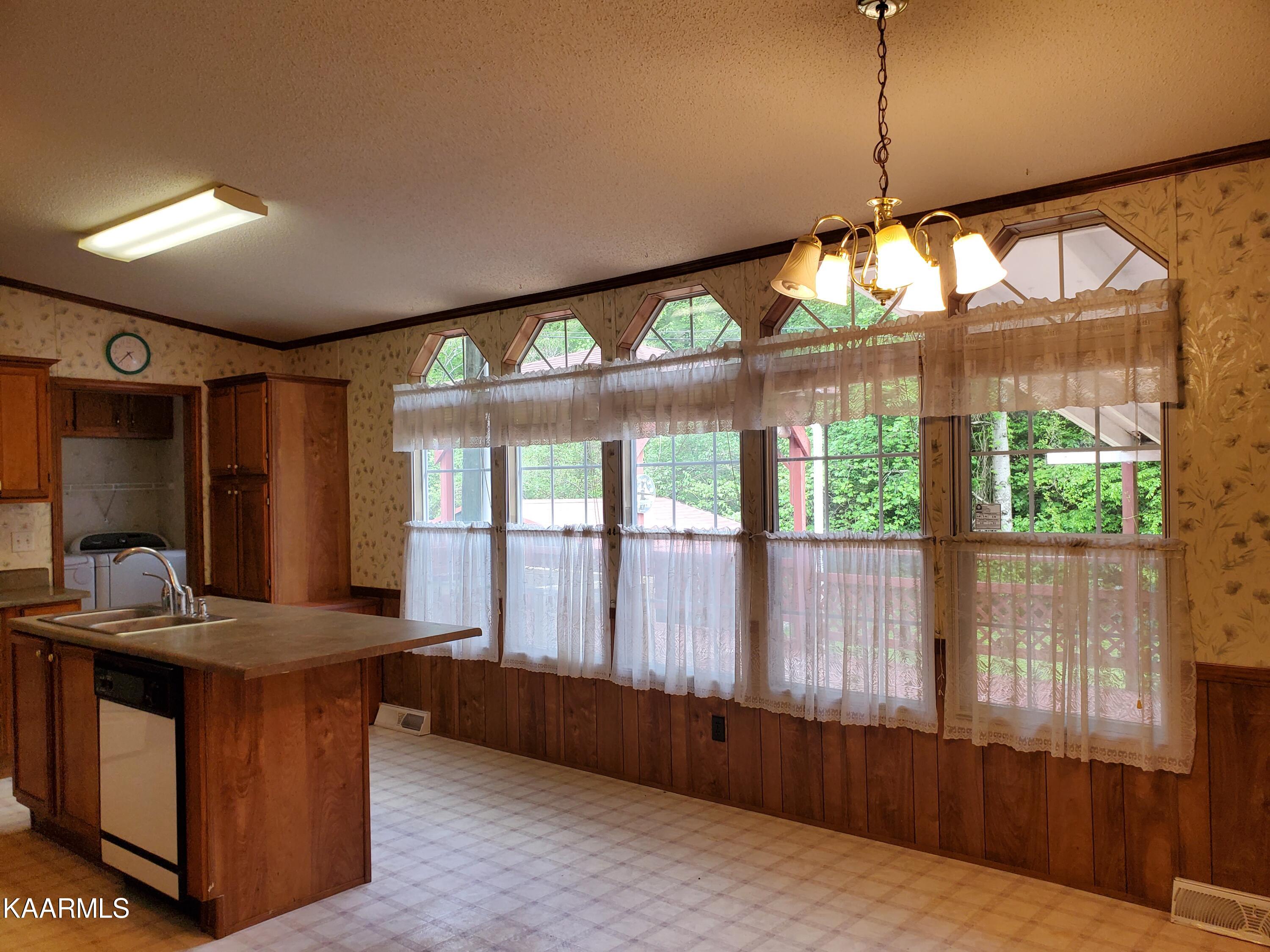 1441 Seagle Hollow Road Sevierville, TN 37876 - Photo 13 of 40 Lots of Windows