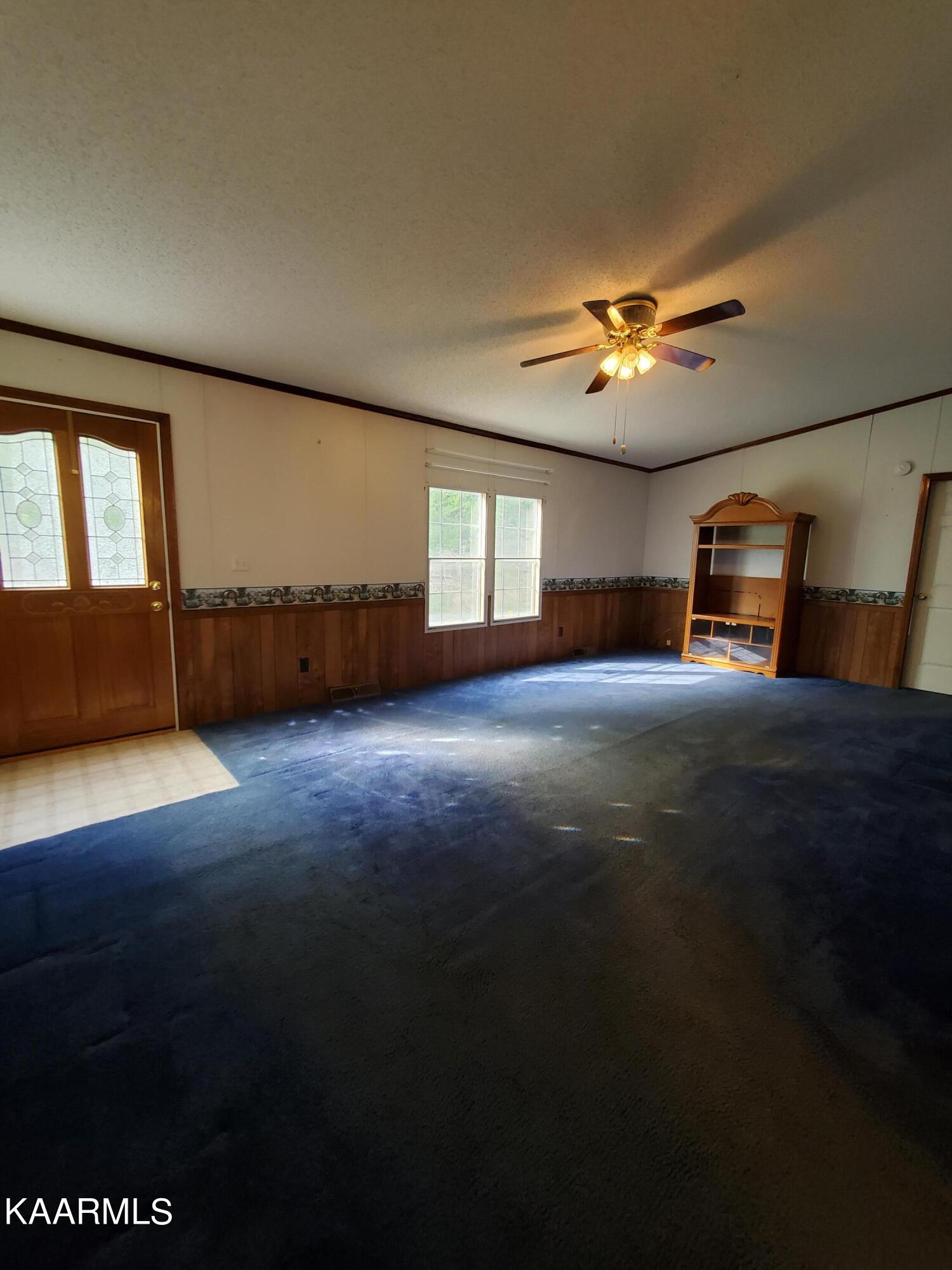 1441 Seagle Hollow Road Sevierville, TN 37876 - Photo 17 of 40 Living room