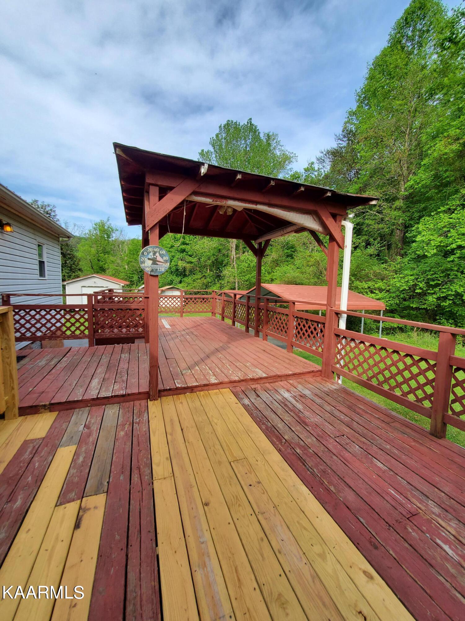1441 Seagle Hollow Road Sevierville, TN 37876 - Photo 32 of 40 Large deck