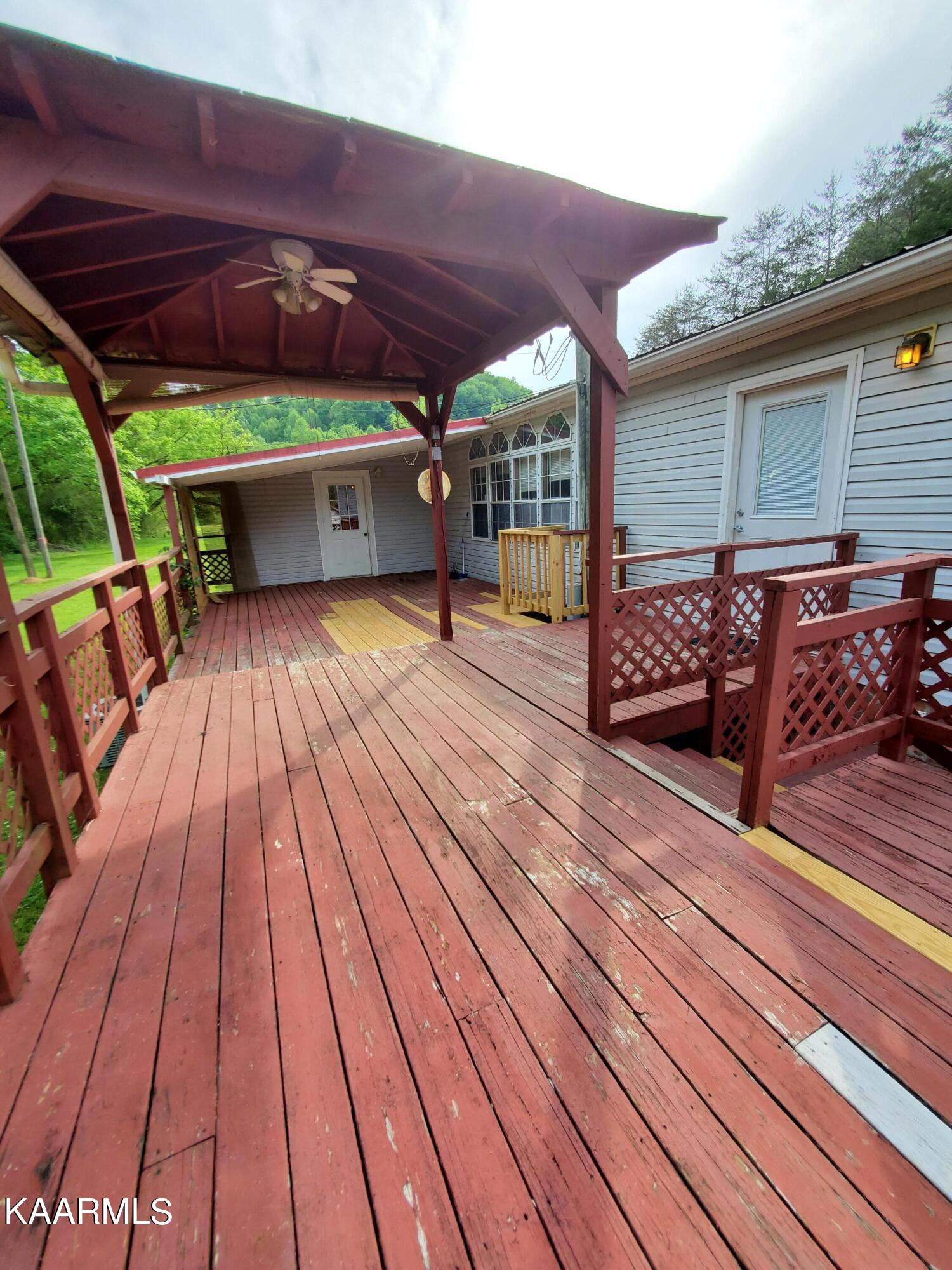 1441 Seagle Hollow Road Sevierville, TN 37876 - Photo 33 of 40 Deck