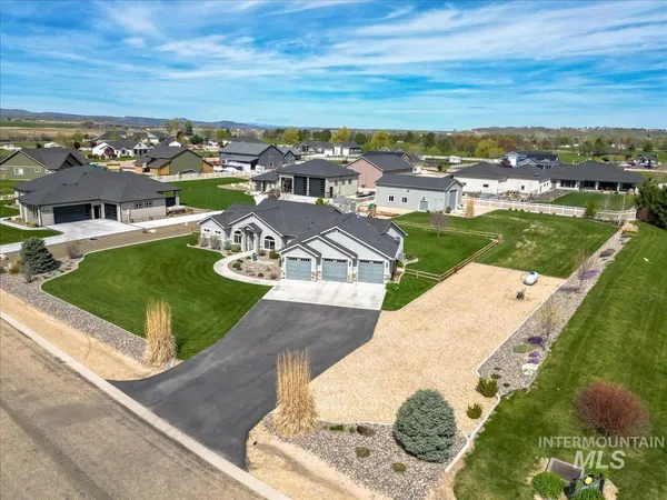 $825,000 | 28024 Rivers Edge Street, Wilder, ID 83676