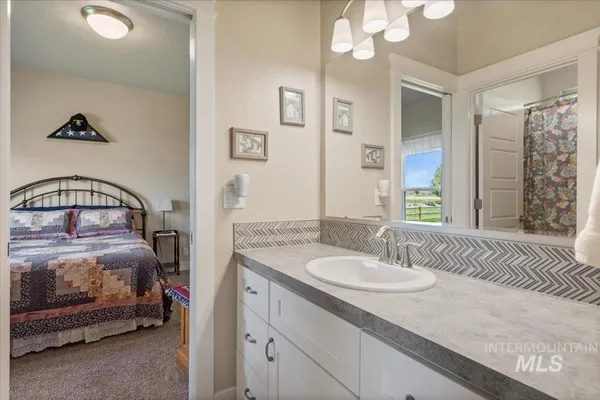 $825,000 | 28024 Rivers Edge Street, Wilder, ID 83676