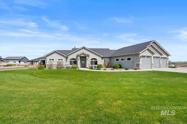 $825,000 | 28024 Rivers Edge Street, Wilder, ID 83676