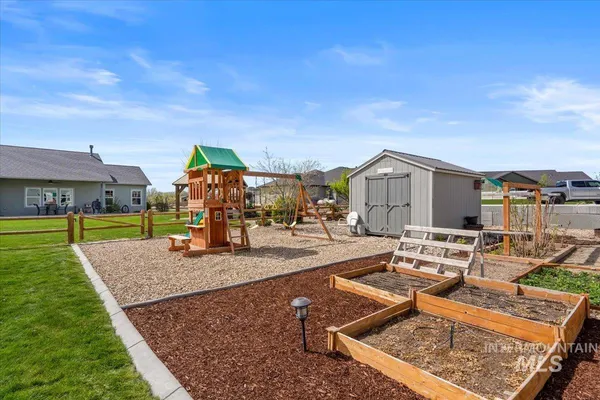 $825,000 | 28024 Rivers Edge Street, Wilder, ID 83676
