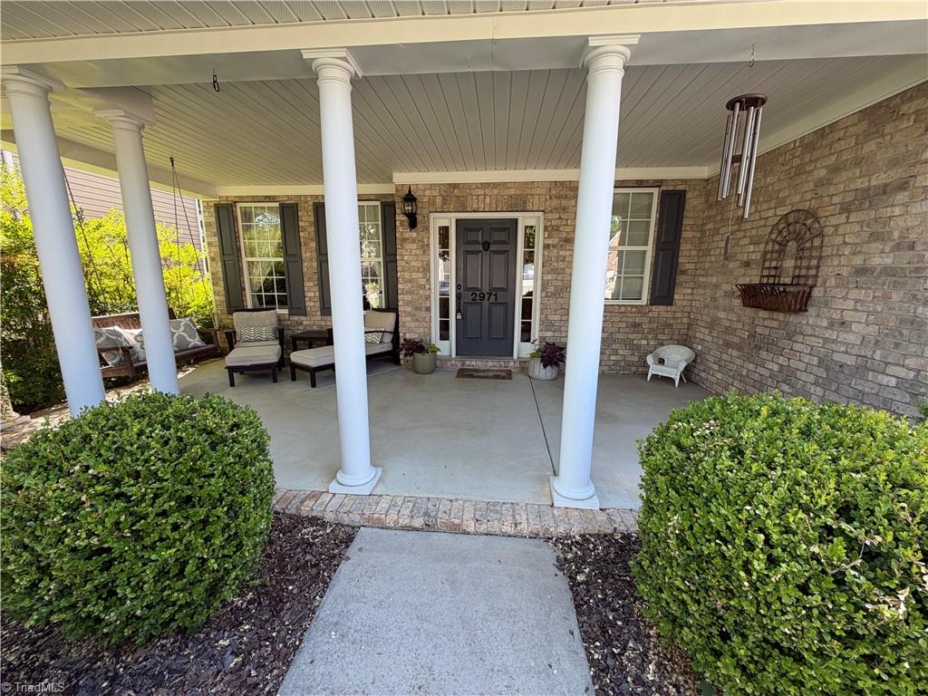 2971 Shady View Drive High Point, NC 27265 - Photo 2 of 45