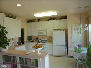 47 Foster Road Pennington, NJ 08534 - Photo 3 of 6 Gallery Image 3