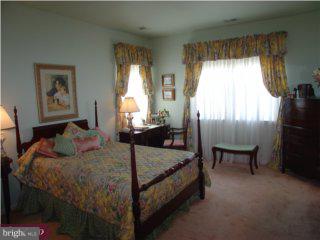 47 Foster Road Pennington, NJ 08534 - Photo 6 of 6 Gallery Image 6