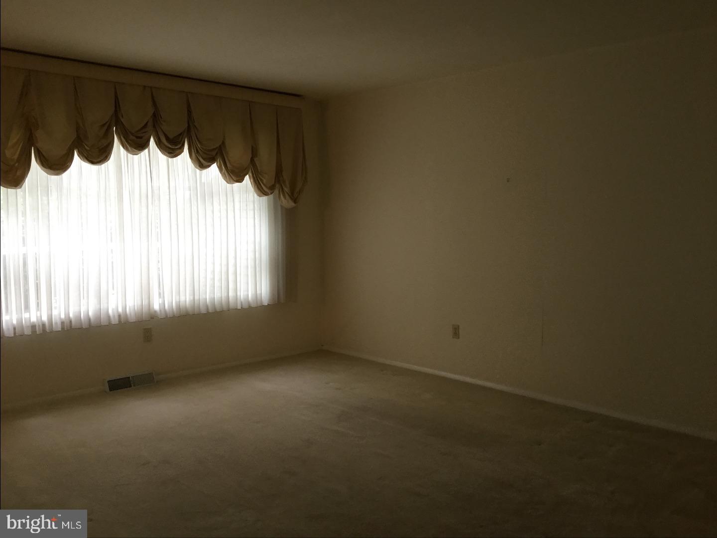 2089 Store Road Harleysville, PA 19438 - Photo 6 of 21 Living Room
