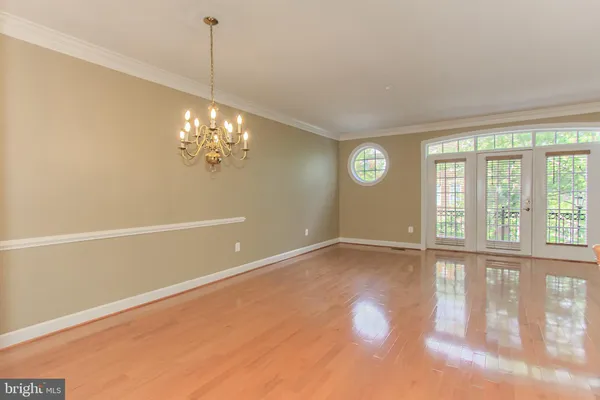 $3,800 | 146 Herndon Mill Circle, Herndon, VA 20170