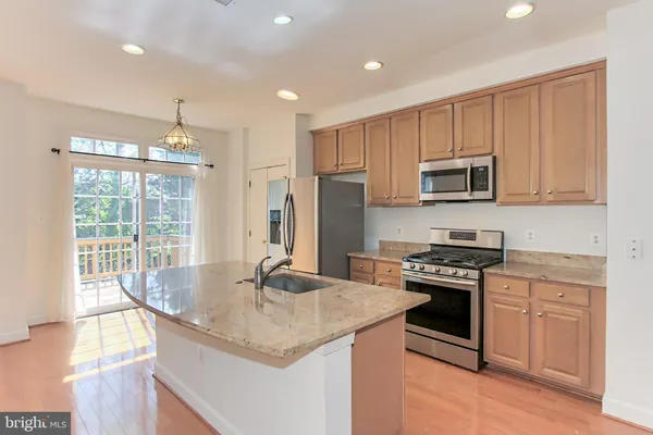 $3,800 | 146 Herndon Mill Circle, Herndon, VA 20170